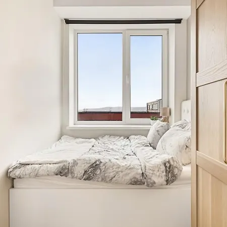 Appartamento Lys Og Innbydende I Sandviken *